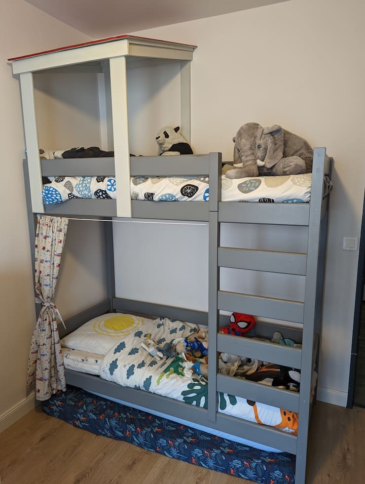 غرفة الأطفال - سرير بطابقين