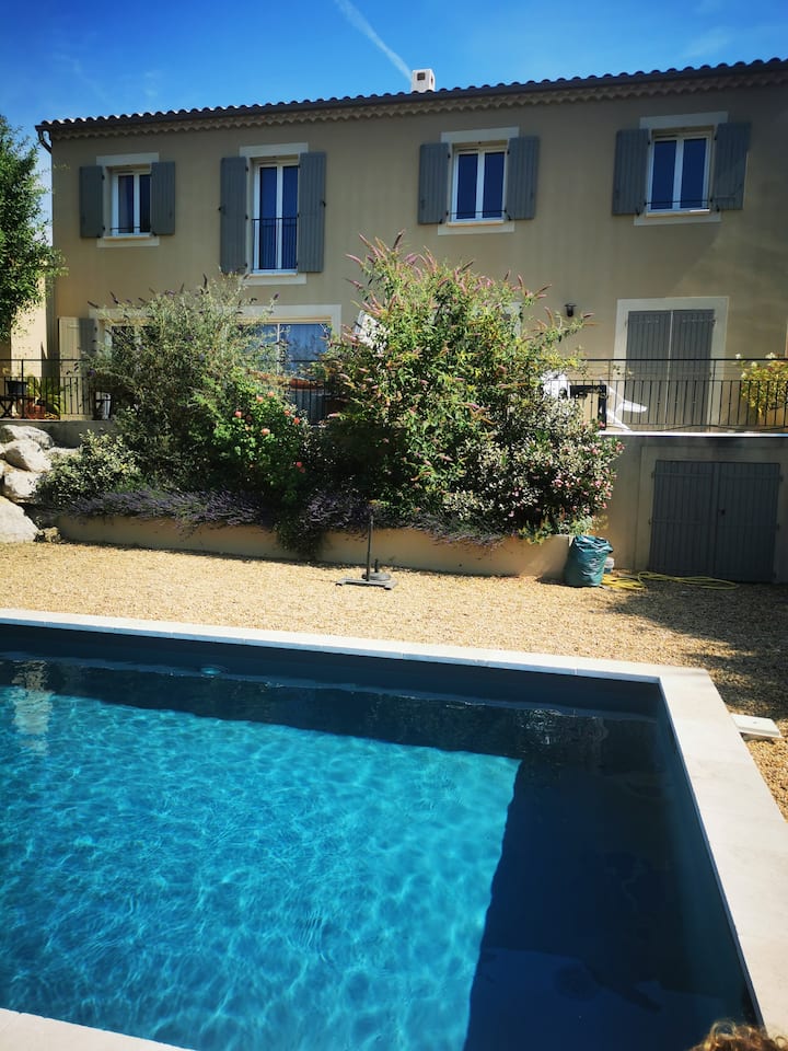 Lauris Centre Village, Magnifique Gîte, Piscine - Lauris