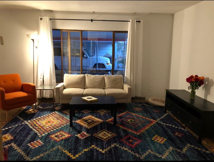 Master Bedroom With Private Bath In Espanola Home - Española, NM