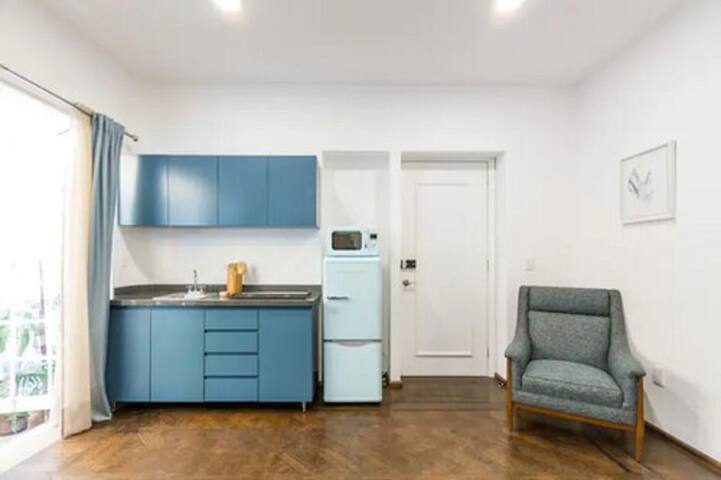 Park View high ceiling apartment gallery image 4