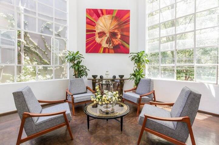 Park View high ceiling apartment gallery image 3