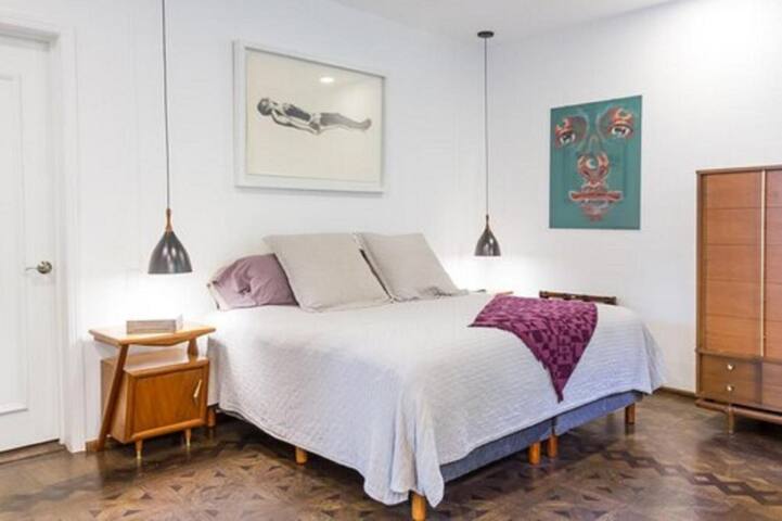 Park View high ceiling apartment gallery image 5