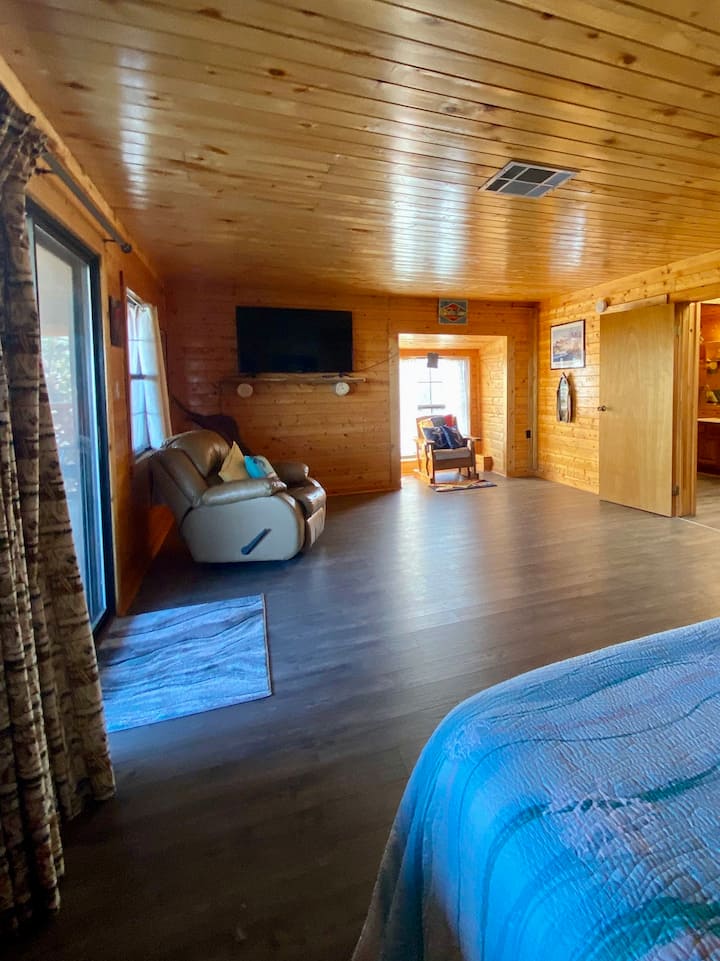 Catalina Master Suite