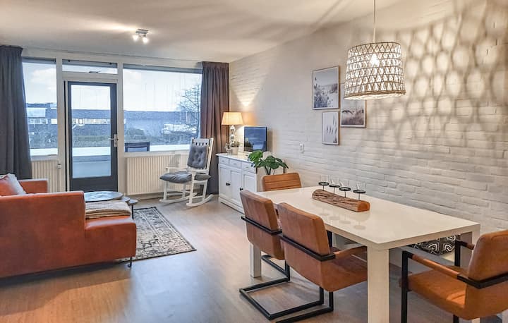 Entire house with view of marina VP012