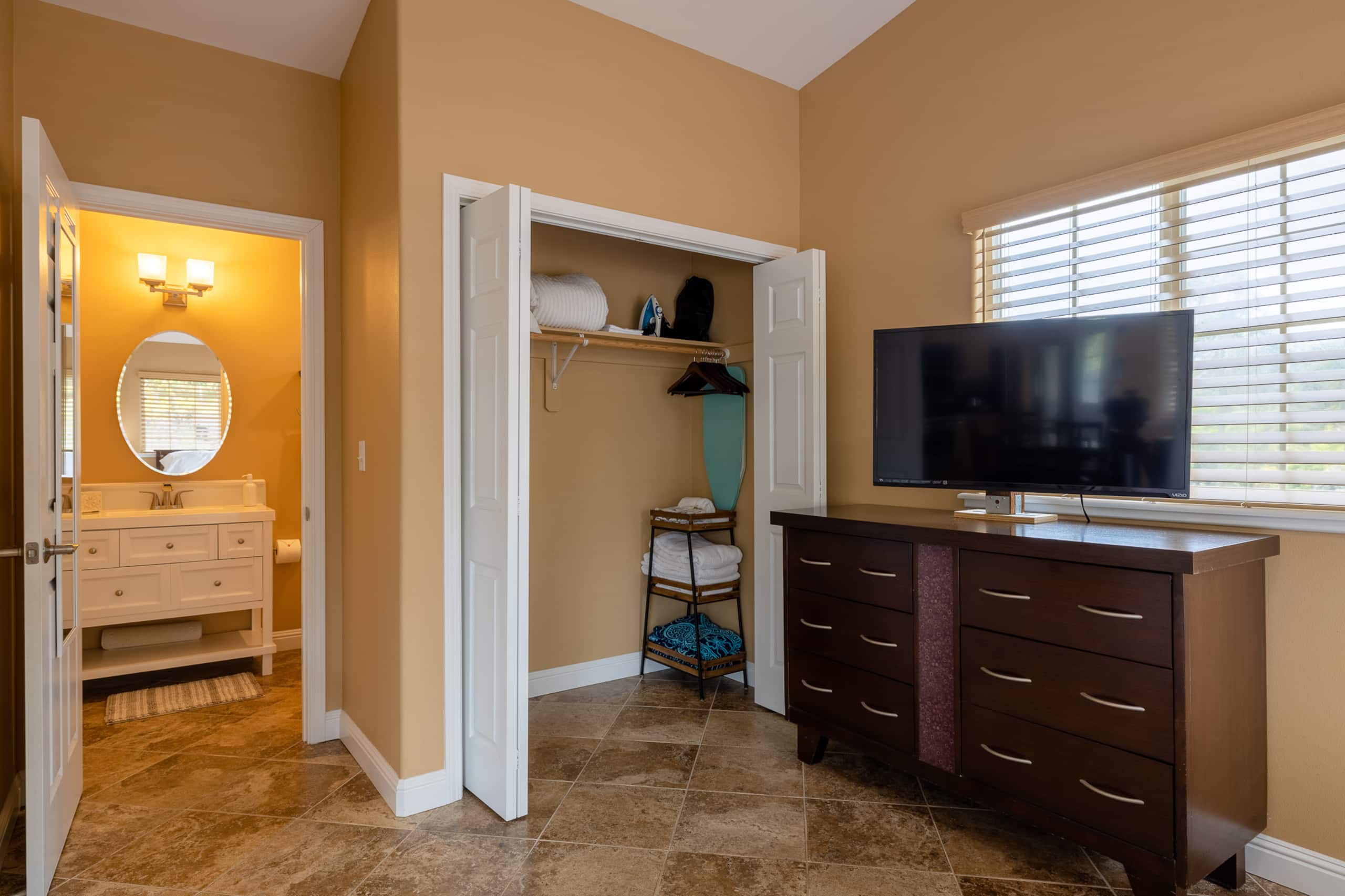 Home in Hilo · ★4.98 · 1 bedroom · 2 beds · 1 bath - Image 12