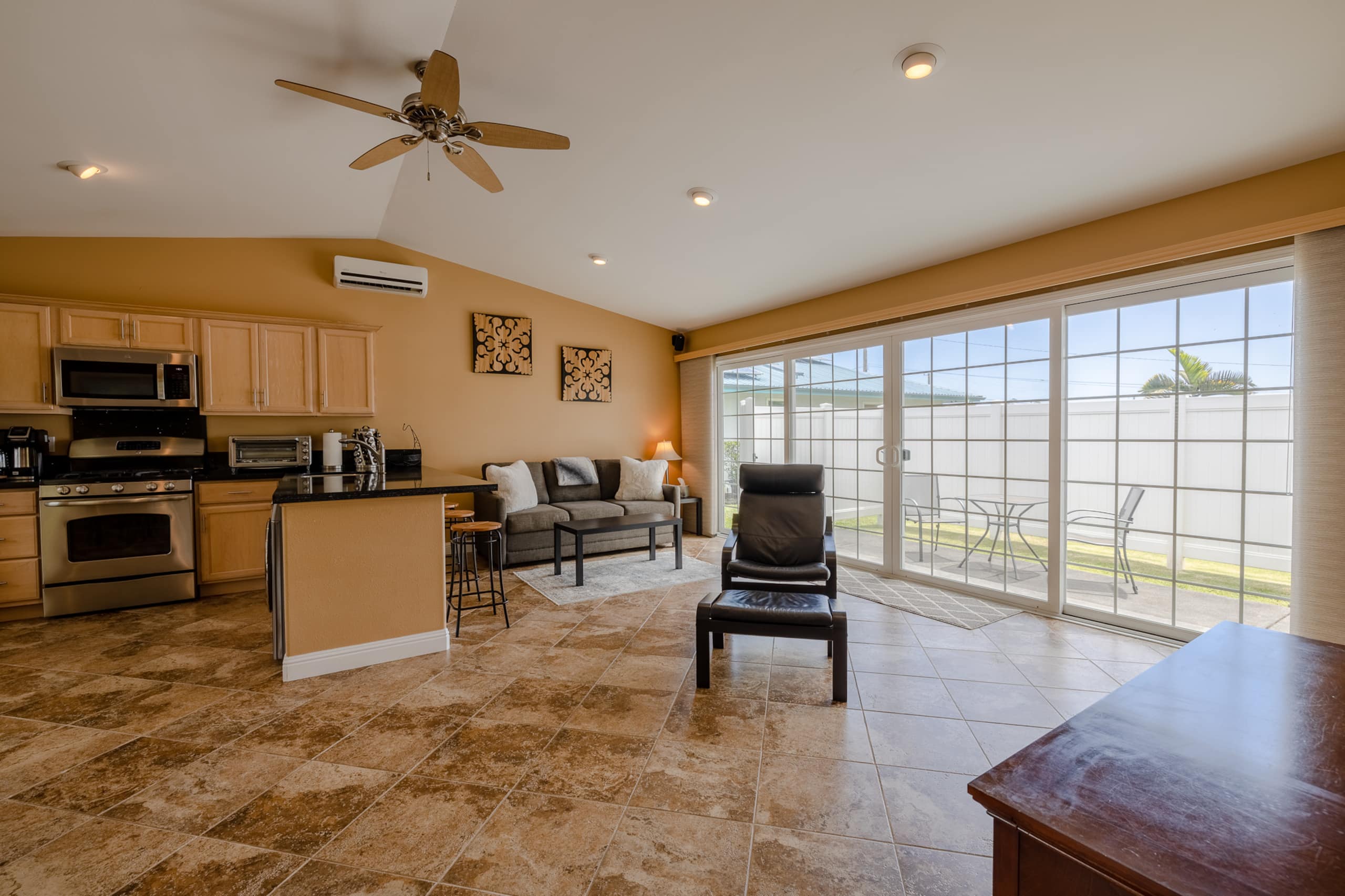 Home in Hilo · ★4.98 · 1 bedroom · 2 beds · 1 bath - Image 3