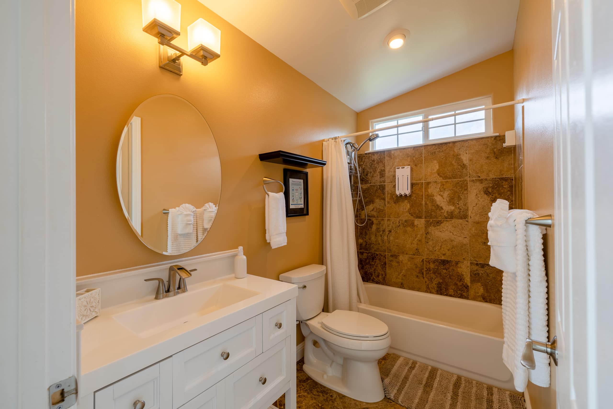Home in Hilo · ★4.98 · 1 bedroom · 2 beds · 1 bath - Image 13