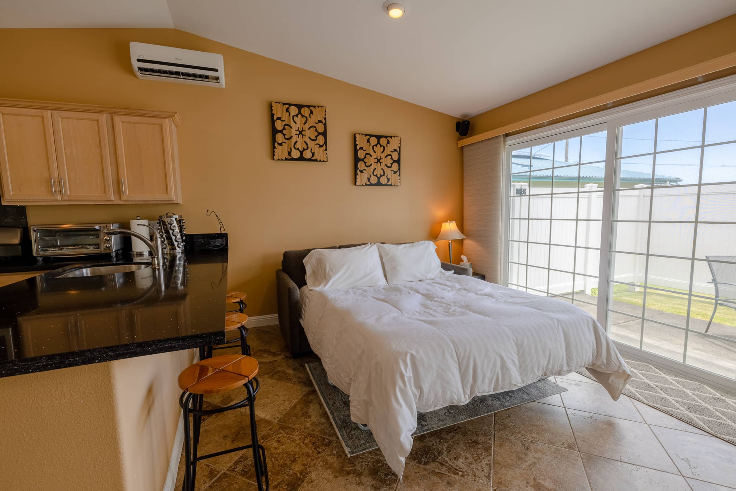 Home in Hilo · ★4.98 · 1 bedroom · 2 beds · 1 bath - Image 4