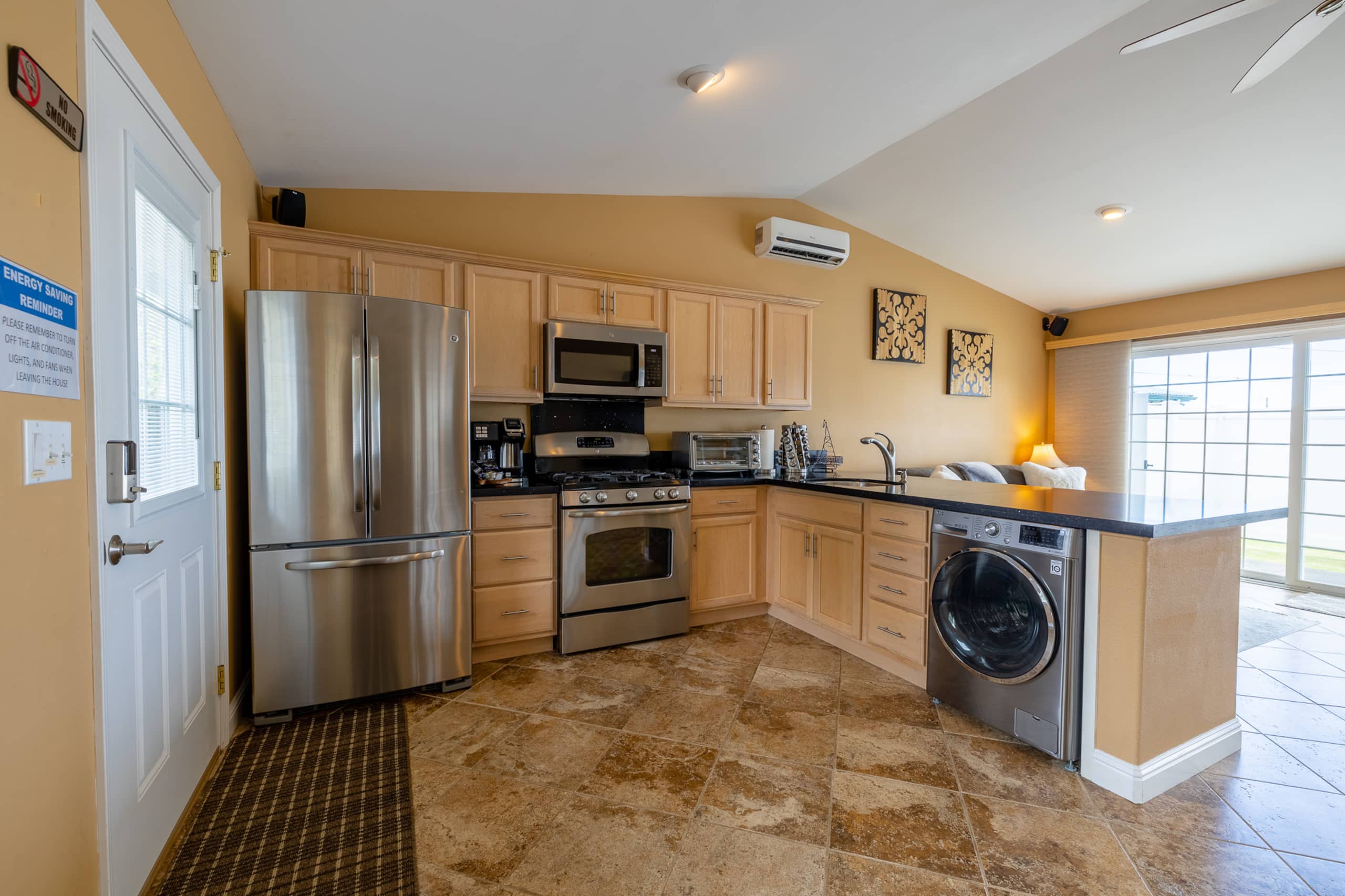 Home in Hilo · ★4.98 · 1 bedroom · 2 beds · 1 bath - Image 8