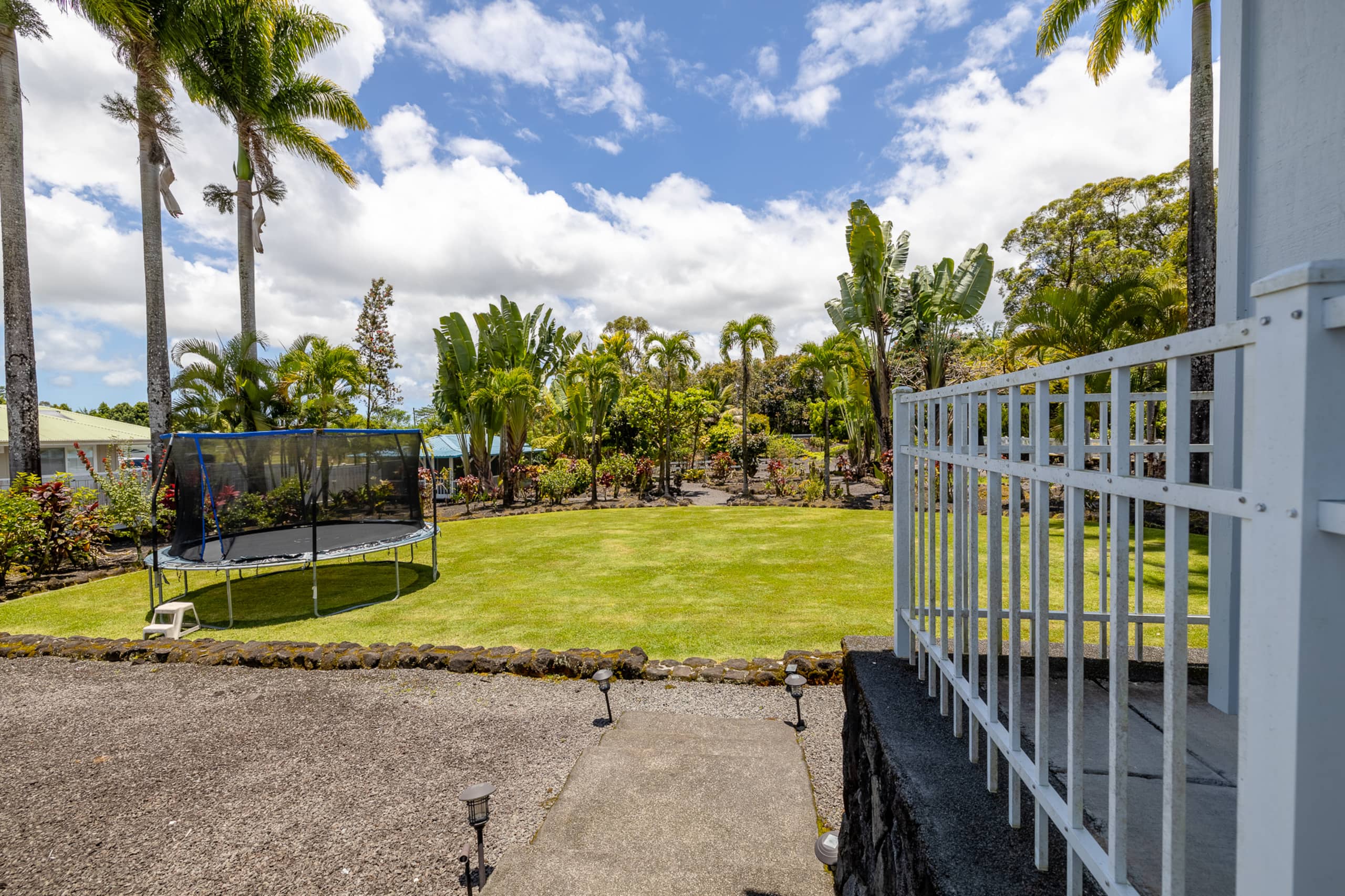 Home in Hilo · ★4.98 · 1 bedroom · 2 beds · 1 bath - Image 22
