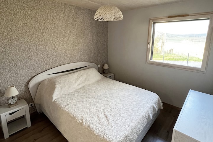 חדר שינה בקומת הקרקע