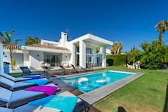 Villa+in+Marbella+%C2%B7+%E2%98%855.0+%C2%B7+4+bedrooms+%C2%B7+4+beds+%C2%B7+3+baths