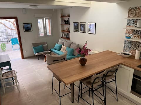 Fancy 4-bedroom family summer house in Pythagorio.