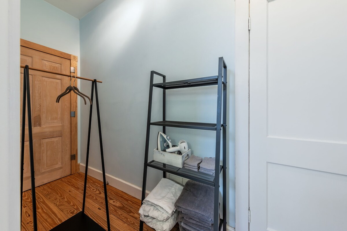 Central Austin Studio in Historic Hyde Park
