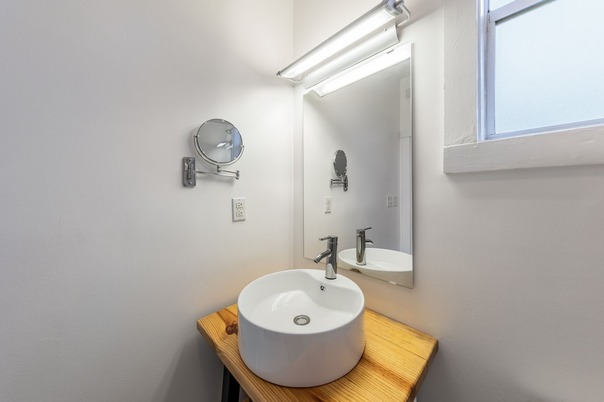 Central Austin Studio in Historic Hyde Park