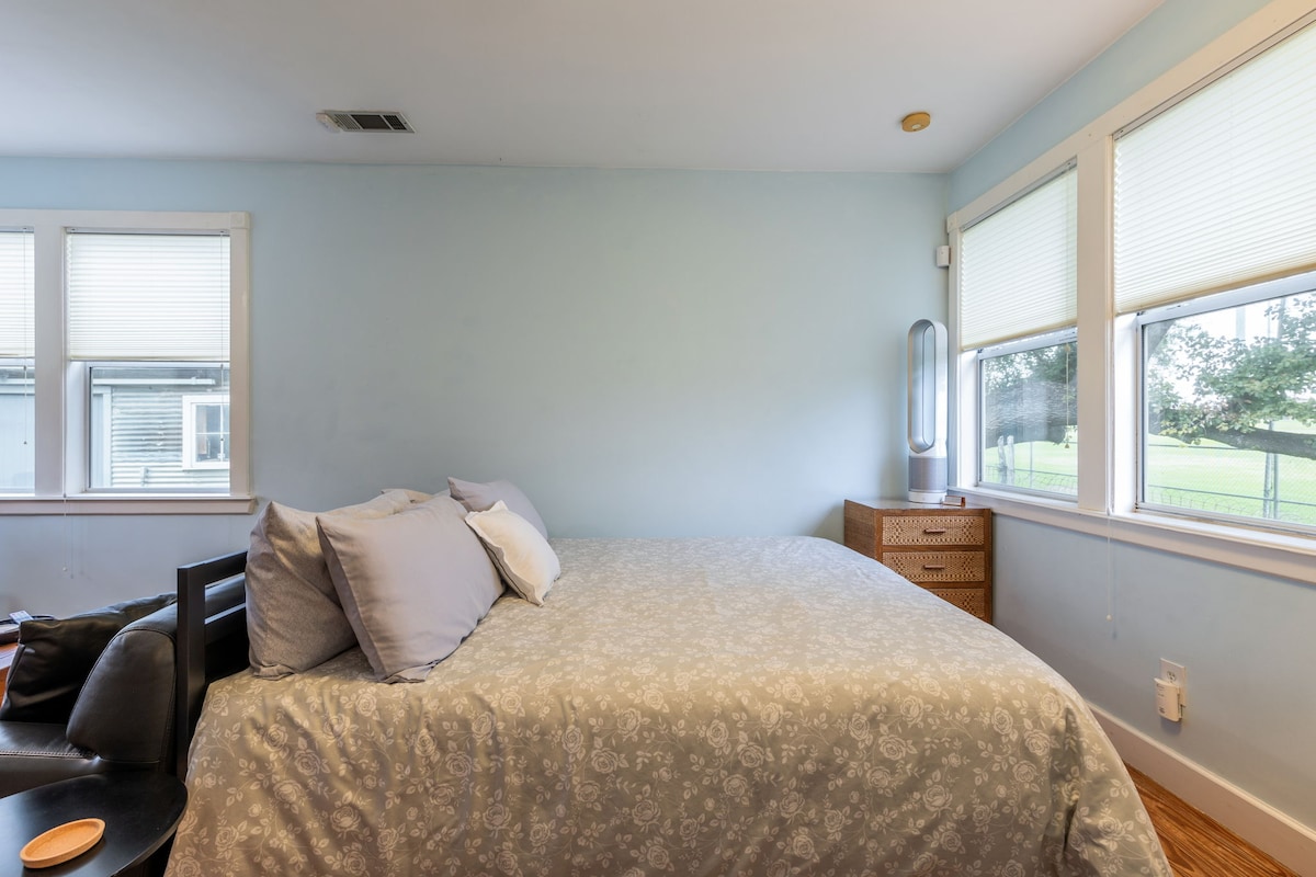 Central Austin Studio in Historic Hyde Park