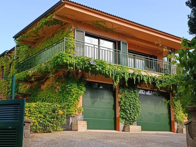 Sunny villa with pool and AC gallery image 3