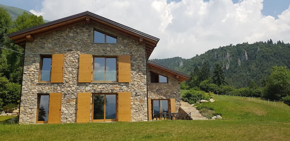 Luxury countryhouse surrounded by woods
