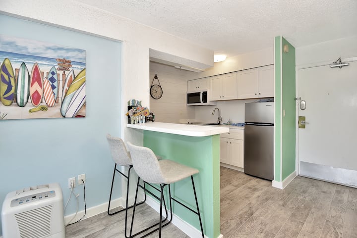 Relax & Recharge | Wake Up To The Waves |Oceanview - Daytona Beach