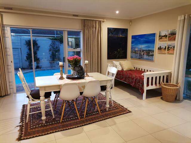 Corner House Family Home Kirstenhof gallery image 4