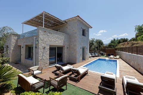 New Villa Prima 6 bedroom, 38 sq.m. pool & jacuzzi