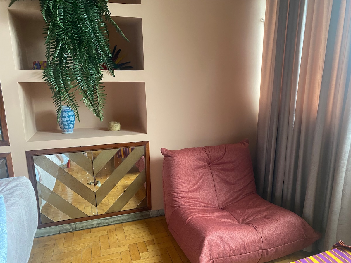 Imóvel de sucesso: Beautiful Remodeled Loft with Home Office Air-Conditioning em Prado