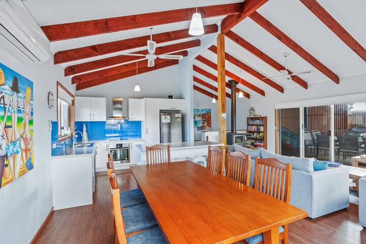 Torquay Family Getaway – Pet & family friendly! gallery image 3