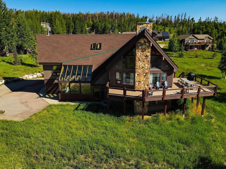 Royal Buffalo (STR2101484) Houses for Rent in Silverthorne, Colorado