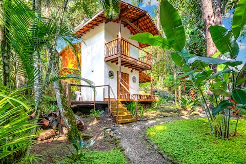 Chalé Romântico com Vista Estrelas da Cama e Rio