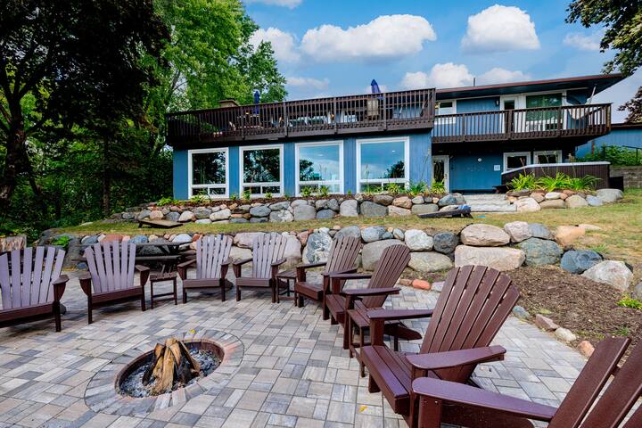 Eagle’s Nest – Lake Home with Hot Tub and Fire Pit gallery image 3