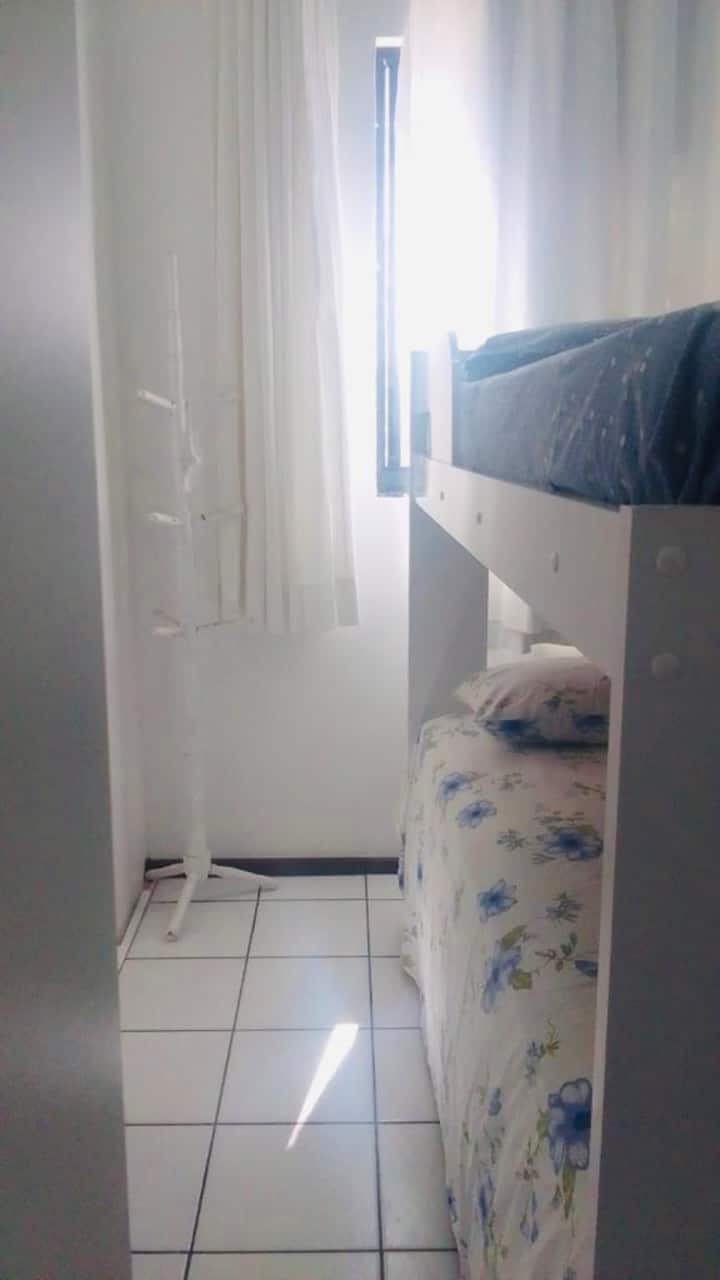 2 - ра спалня с единично двуетажно легло и луксозен апартамент