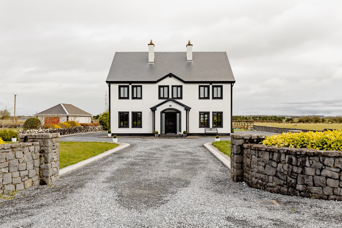 House — indeterminate date in Caheravoley