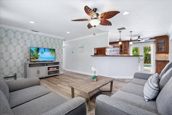 Pompano Paradise-Walking Distance to Beach gallery image 5