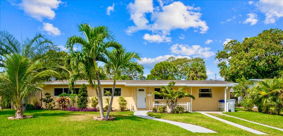 Pompano Paradise-Walking Distance to Beach gallery image 4
