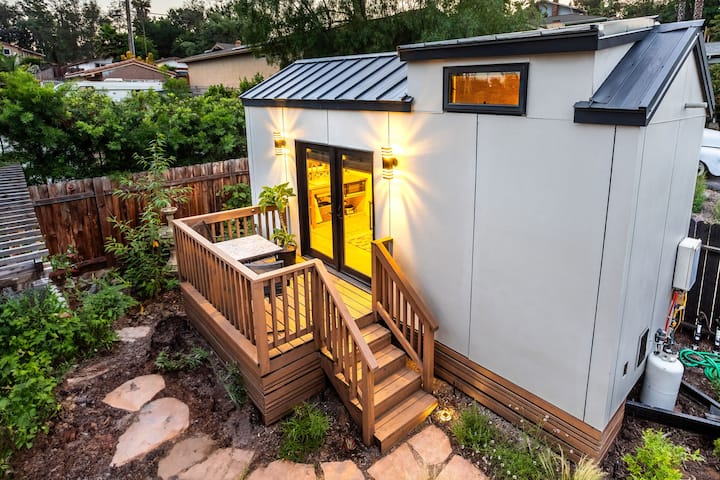 Cozy Tiny Home with Garden In N. County San Diego