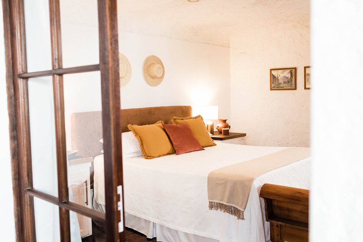 الحنك في فندقنا مستوحى من شوارع أنتيغوا - البهجة ولكن الأنيقة.