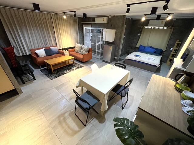 20 Ppl ~ Entire House #10: 8 bed / 7 bath gallery image 3