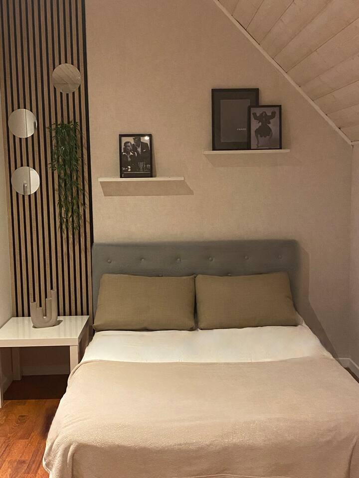 卧室2 - 2023年3月翻修-双人床