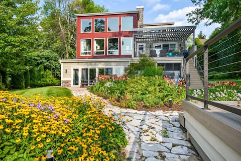 Lake Monona Home
With Indoor Pool
