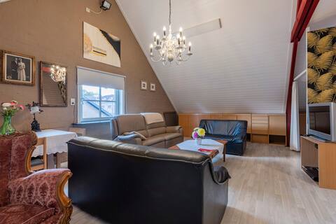 Het Slakkenhuis, attic apartment 2/4 people