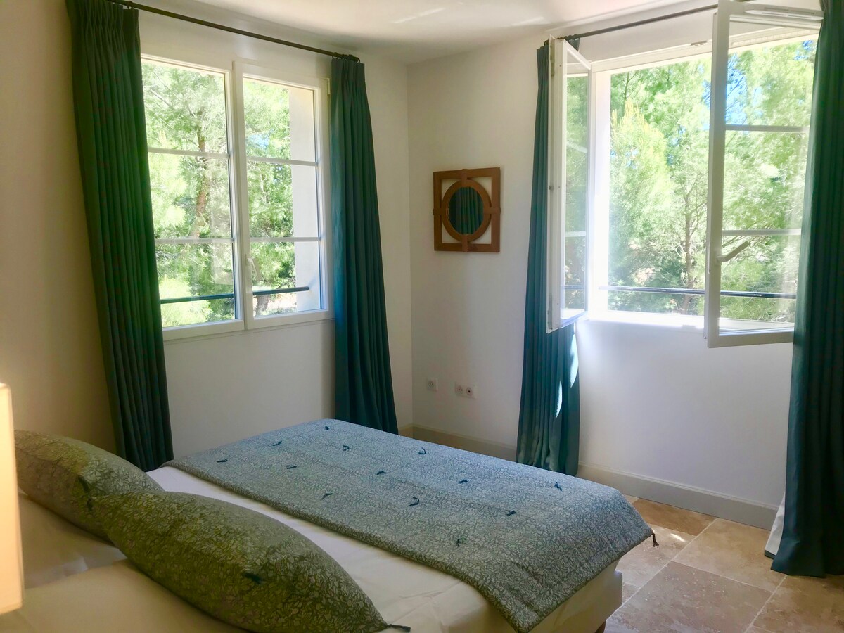 غرفة النوم 2