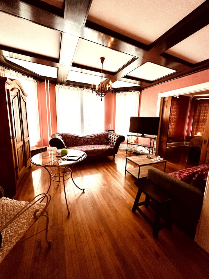 Central Safe Marquette Amazing 5 Bdrm, 2 Bath, - Marquette, MI
