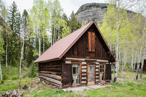 The Clayton Cabin @Crystal Mountain Ranch