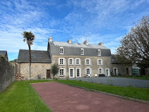 Gites de la Lucerie (Main house and small gite)
