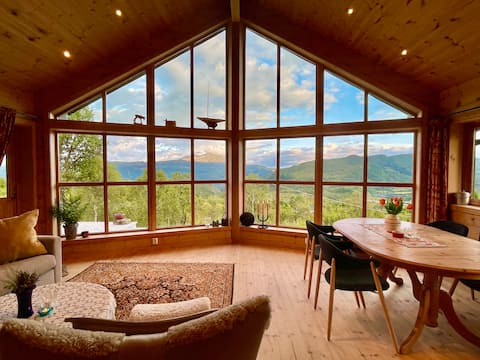 Successful Airbnb property: Stunning view, gateway to the fjords in Kvam Herad