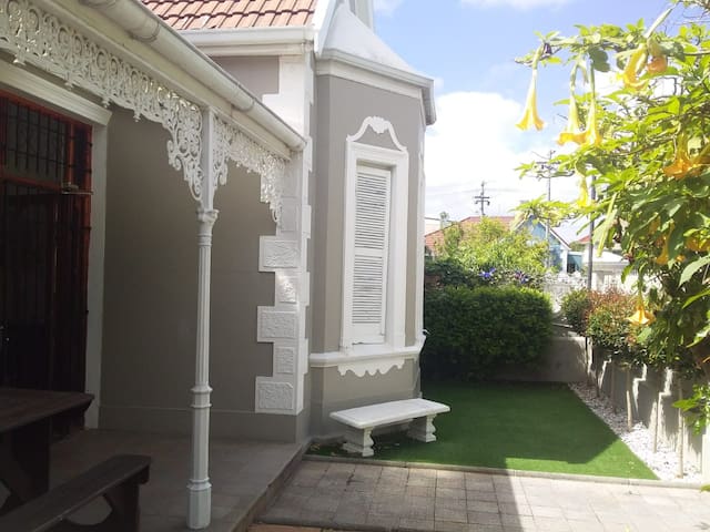 Cape Town large Group/Summer House Self Catering