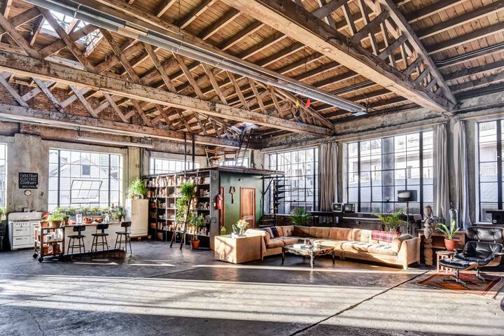 Large Sunny Industrial Loft – ODR Studios