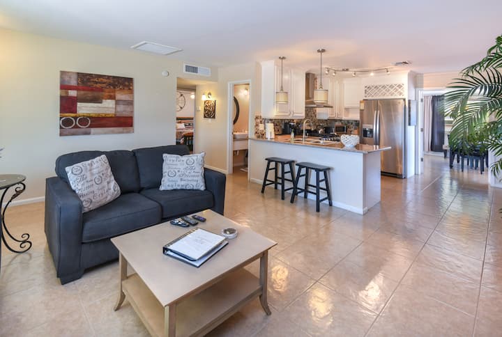 Charming Home Near Golf Course - Sun City, AZ