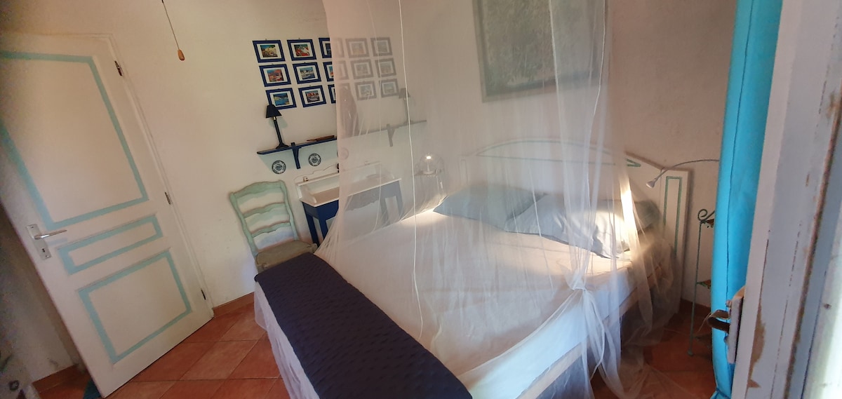 غرفة النوم الرئيسية 