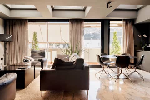 Top performing Airbnb: Luxury Penthouse Suite in the Center of Alicante in Alacant / Alicante